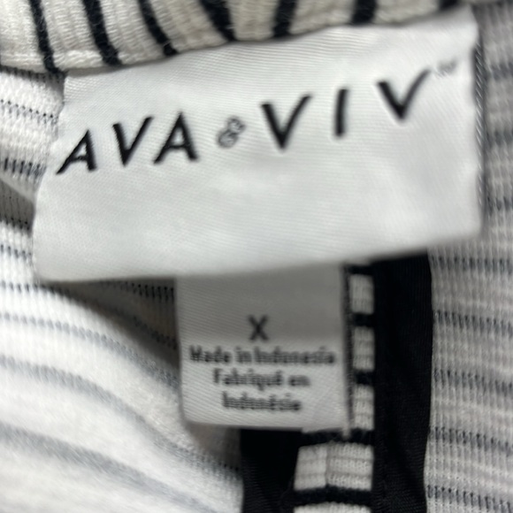 Women’s Blazer size X black and white stripes, work, two pockets, long sleeve - Picture 3 of 4